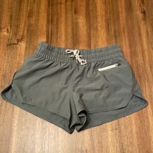 Vuori Shorts